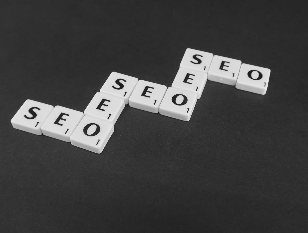 Scrabble letters repeatedly spelling out the word SEO.  
