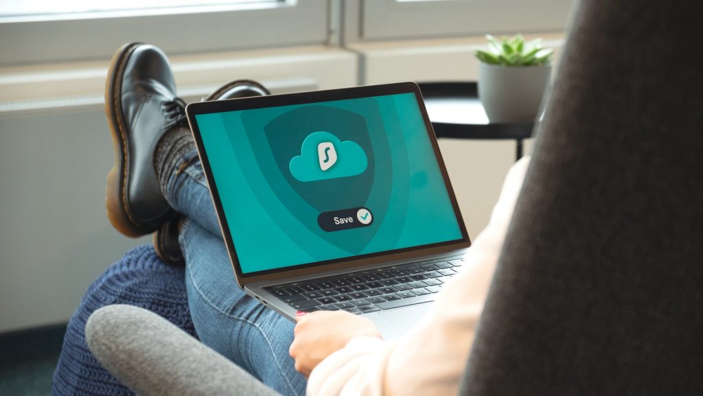 Person using Surfshark on their macbook.